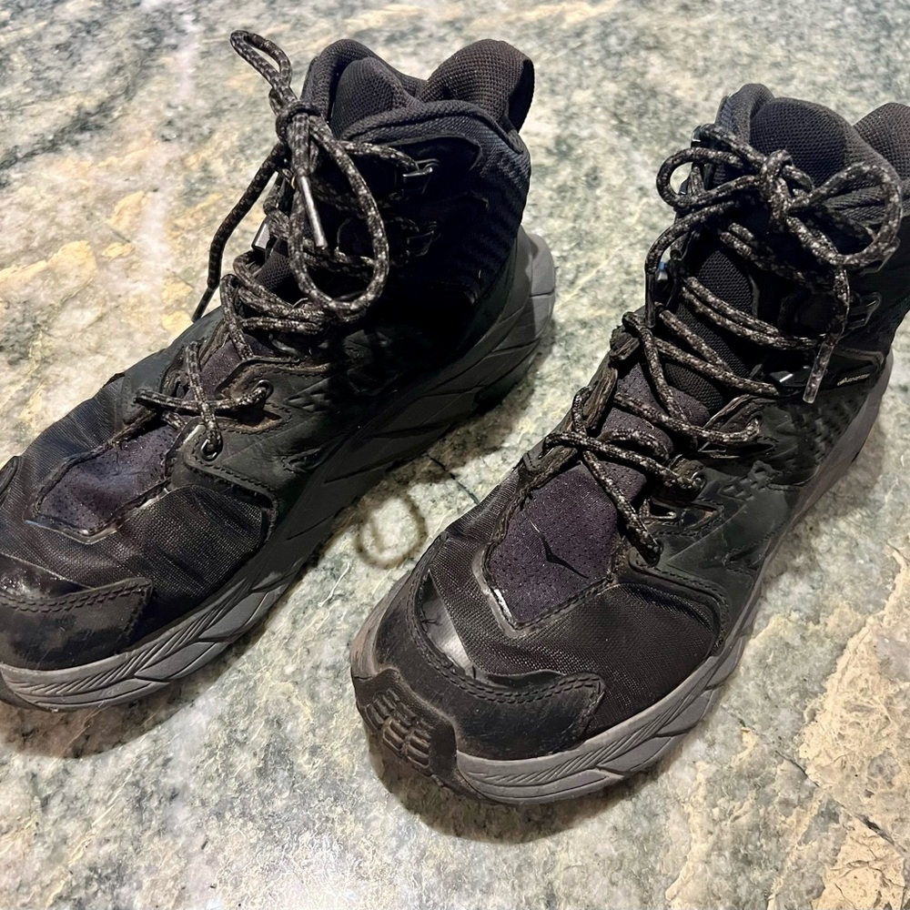 Hoka hiking shoes. Style W ANACAPA MID GTX